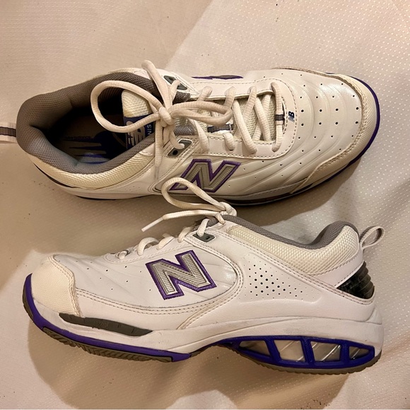 NEW BALANCE Women's WC806 Tennis Shoes White w Purple Size 9.5D (Wide) Like New! - Picture 5 of 16